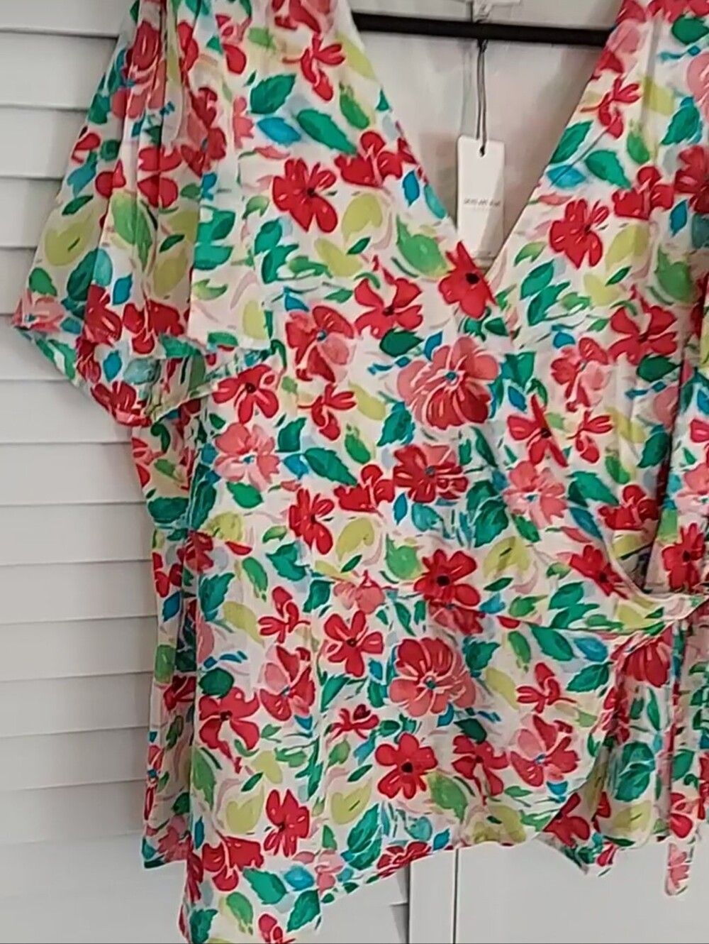 Skies Are Blue Top, Size 1X, Colorful‎ Floral Print, Faux Wrap, Side Tie, NEW!
